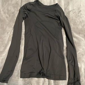 Lululemon workout long sleeve